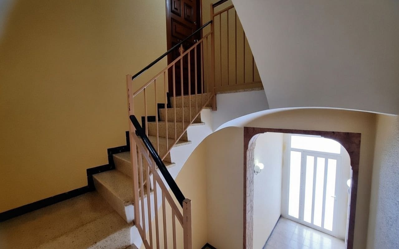 3 bedroom Flat for sale in Sant Carles de la Rapita with garage - € 140,000 (Ref: 9849381)