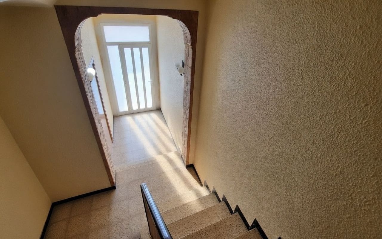3 bedroom Flat for sale in Sant Carles de la Rapita with garage - € 140,000 (Ref: 9849381)
