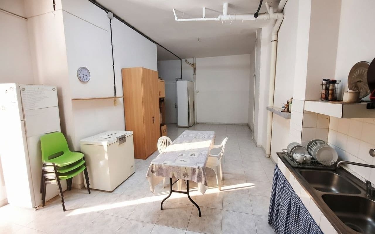 3 bedroom Flat for sale in Sant Carles de la Rapita with garage - € 140,000 (Ref: 9849381)