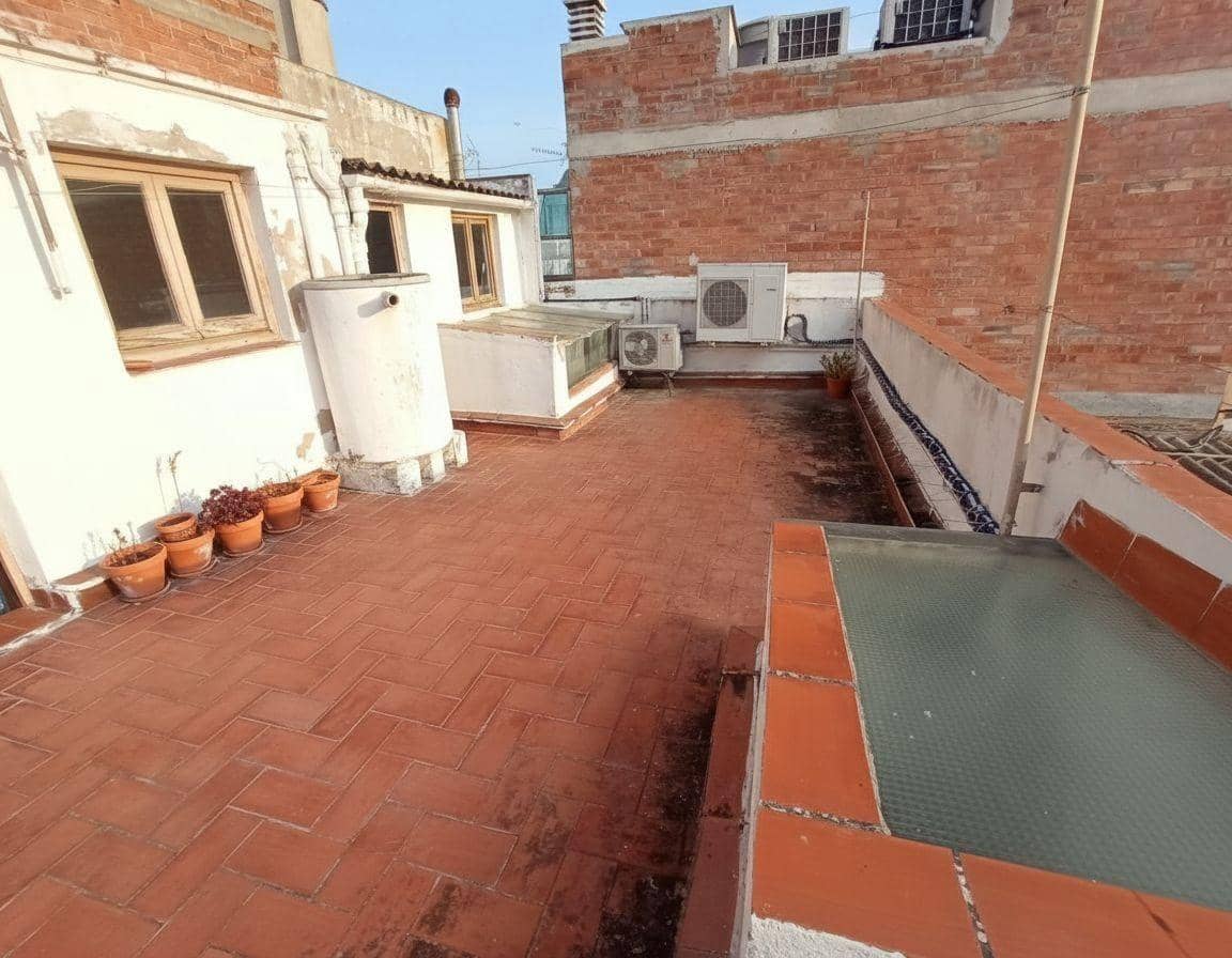 3 bedroom Flat for sale in Sant Carles de la Rapita with garage - € 140,000 (Ref: 9849381)