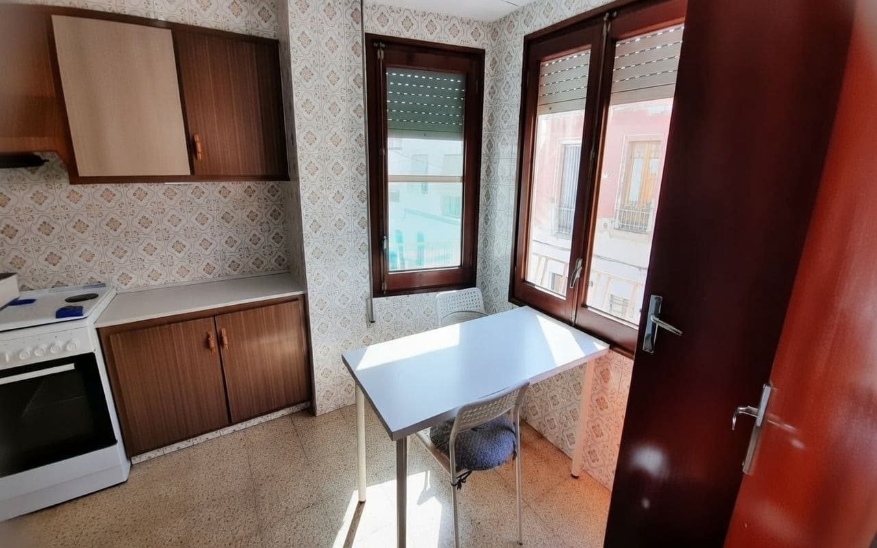 3 bedroom Flat for sale in Sant Carles de la Rapita with garage - € 140,000 (Ref: 9849381)