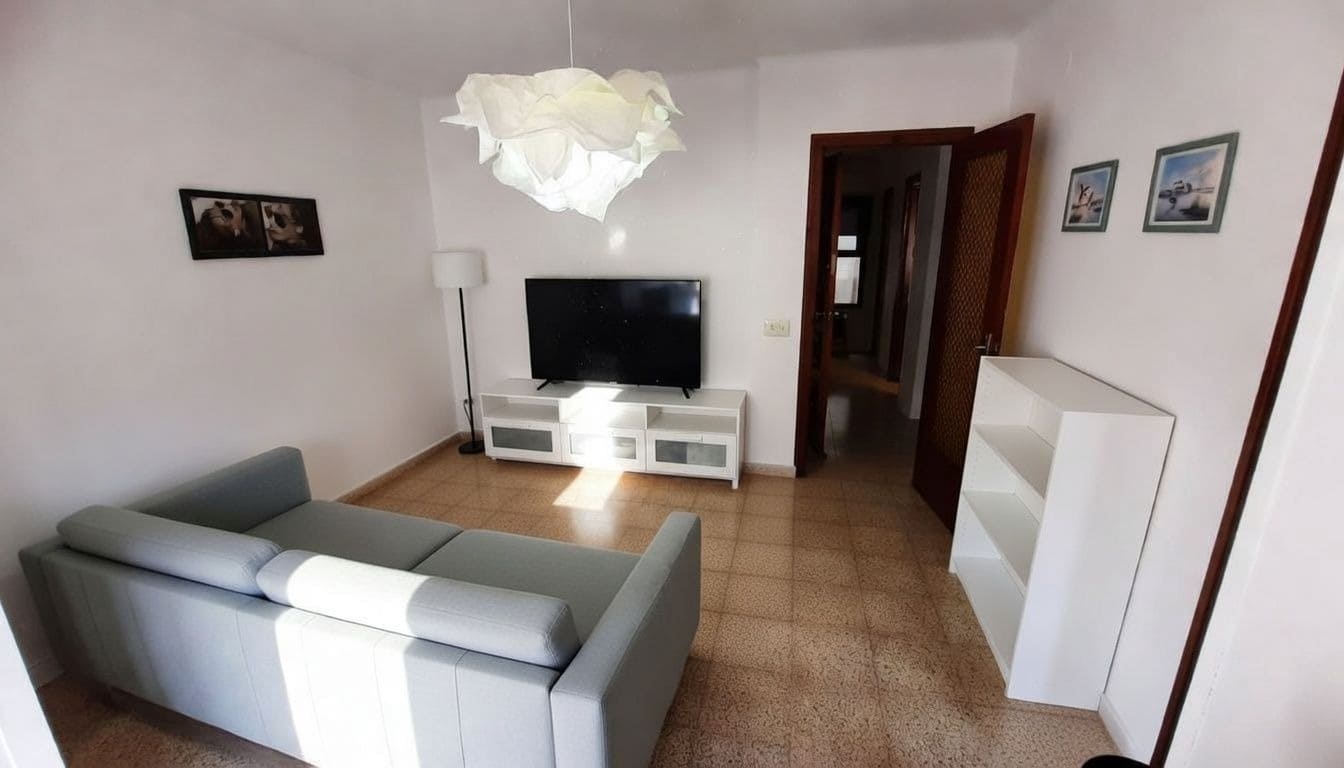 3 bedroom Flat for sale in Sant Carles de la Rapita with garage - € 140,000 (Ref: 9849381)