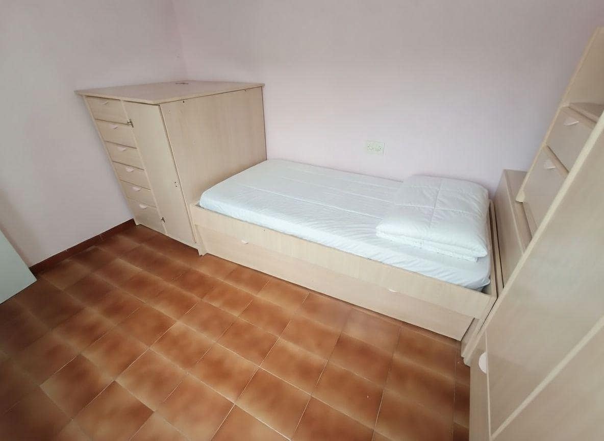 3 bedroom Flat for sale in Sant Carles de la Rapita - € 95,000 (Ref: 9849382)