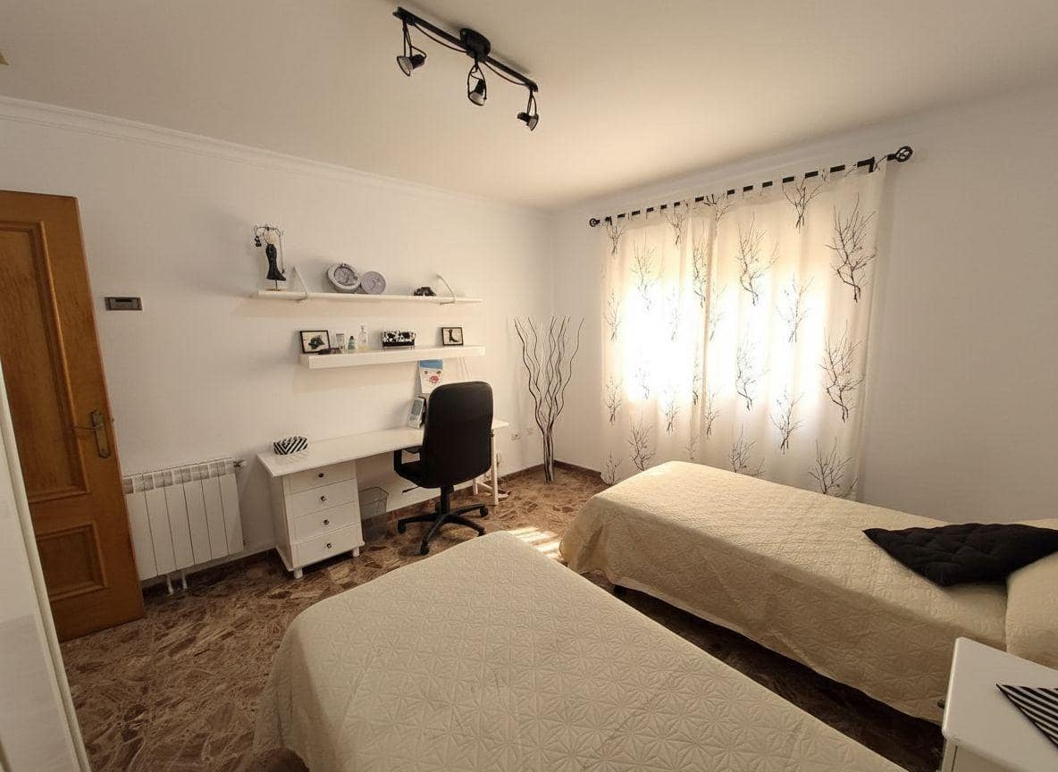 5 soveværelse Byhus til salg i Sant Carles de la Rapita med garage - € 260.000 (Ref: 9898700)