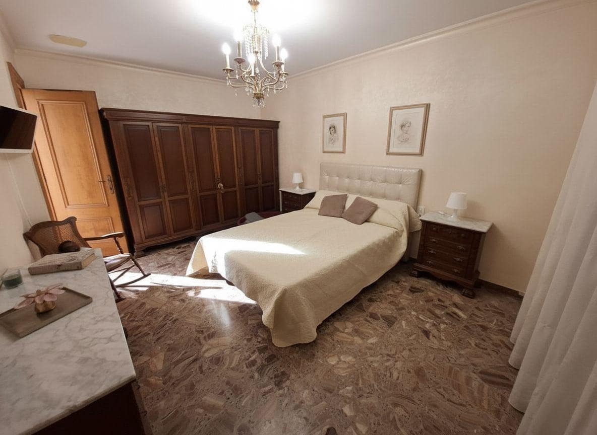 5 soveværelse Byhus til salg i Sant Carles de la Rapita med garage - € 260.000 (Ref: 9898700)