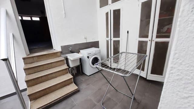 5 bedroom Townhouse for sale in Sant Carles de la Ràpita with garage - € 260,000 (Ref: 9898700)