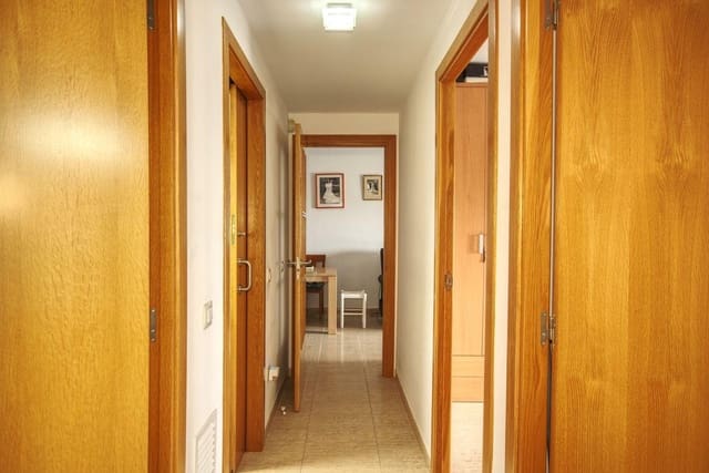 3 soveværelse Lejlighed til salg i Sant Carles de la Ràpita med garage - € 140.000 (Ref: 9942538)