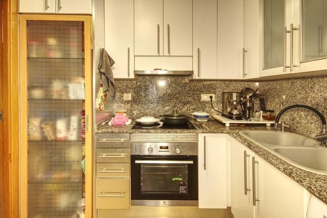 3 soveværelse Lejlighed til salg i Sant Carles de la Ràpita med garage - € 140.000 (Ref: 9942538)