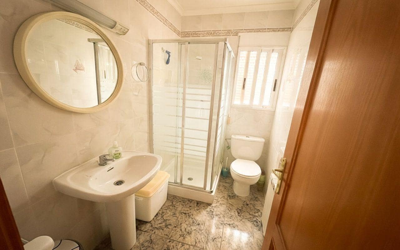 Chalet de 3 habitaciones en Vinaròs en venta con piscina garaje - 370.000 € (Ref: 9973329)