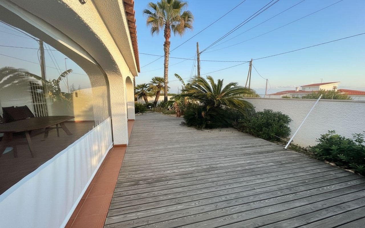 Chalet de 3 habitaciones en Vinaròs en venta con piscina garaje - 370.000 € (Ref: 9973329)