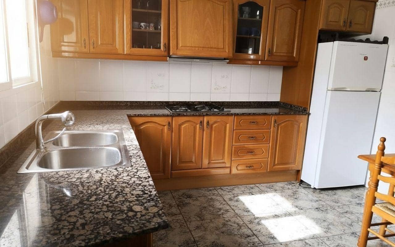 Chalet de 3 habitaciones en Vinaròs en venta con piscina garaje - 370.000 € (Ref: 9973329)