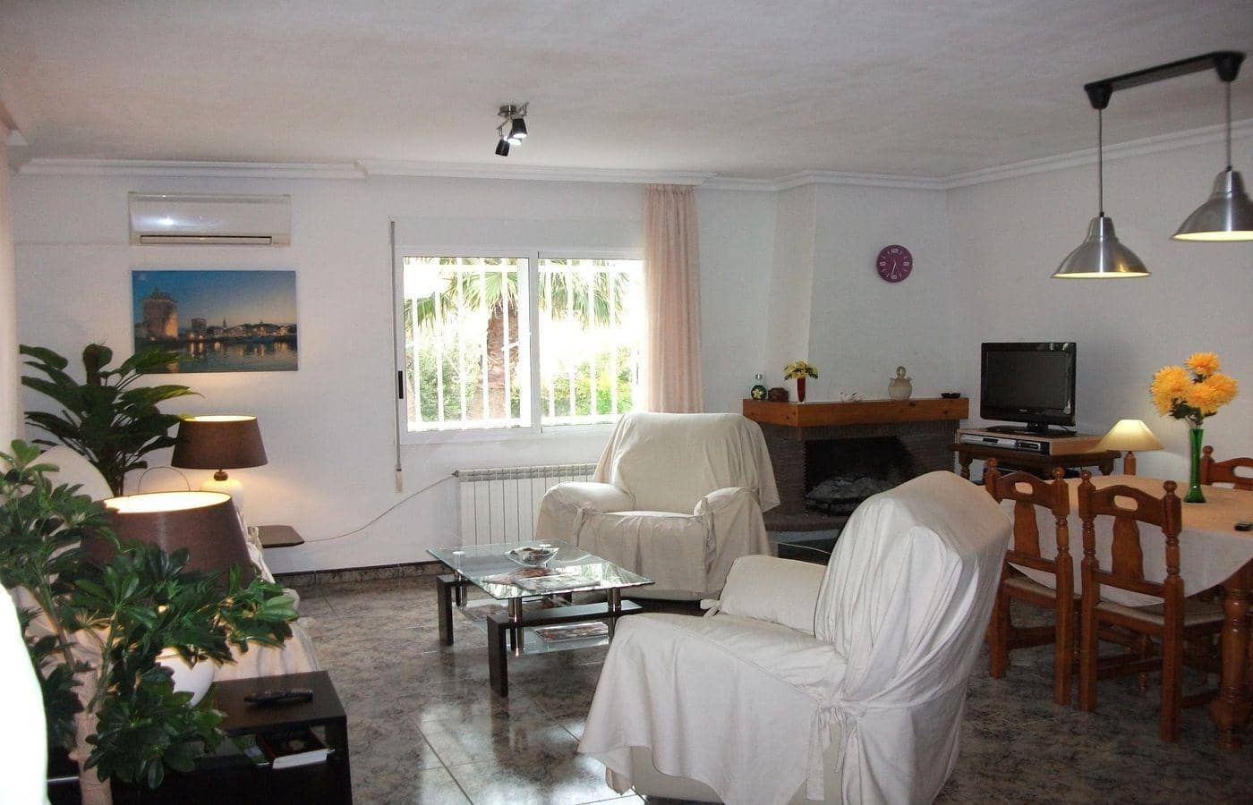 Chalet de 3 habitaciones en Vinaròs en venta con piscina garaje - 370.000 € (Ref: 9973329)