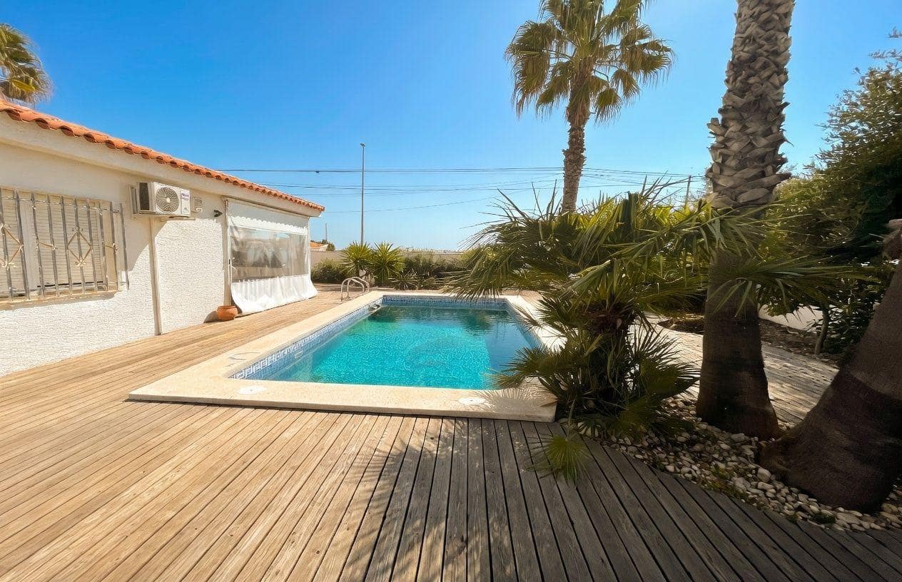 Chalet de 3 habitaciones en Vinaròs en venta con piscina garaje - 370.000 € (Ref: 9973329)