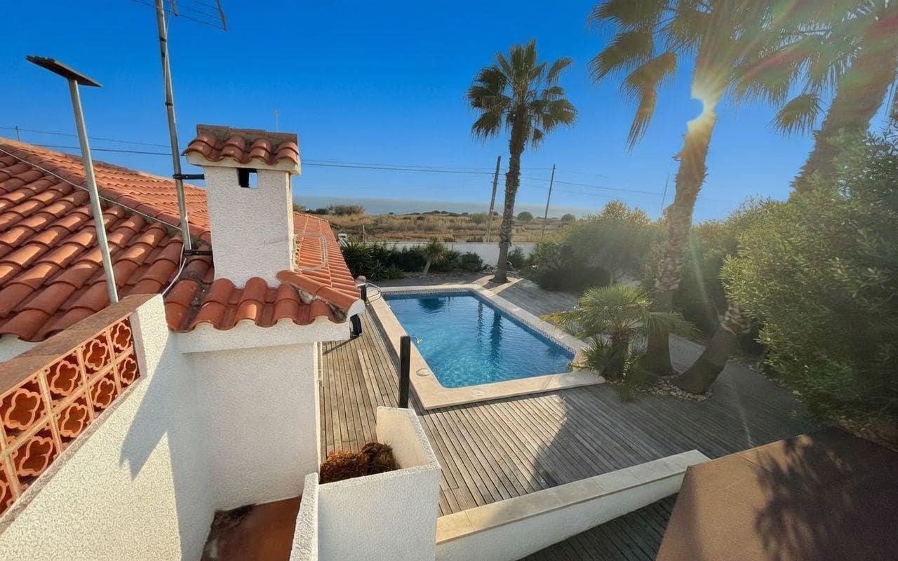 Chalet de 3 habitaciones en Vinaròs en venta con piscina garaje - 370.000 € (Ref: 9973329)