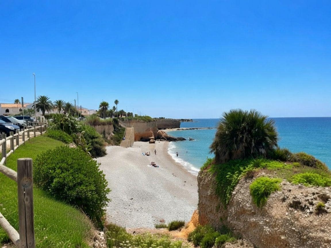 Chalet de 3 habitaciones en Vinaròs en venta con piscina garaje - 370.000 € (Ref: 9973329)
