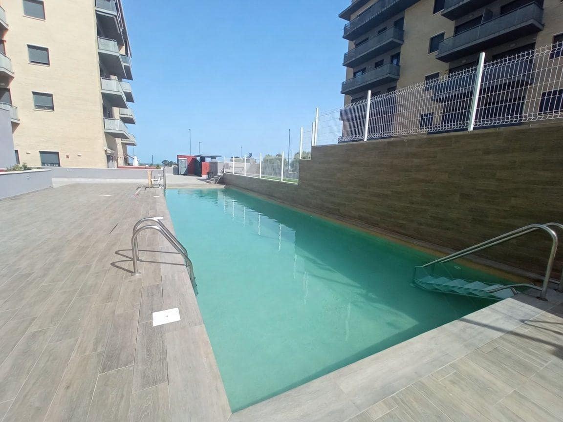 Piso de 2 habitaciones en Sant Carles de la Ràpita en venta con piscina - 137.000 € (Ref: 9975447)