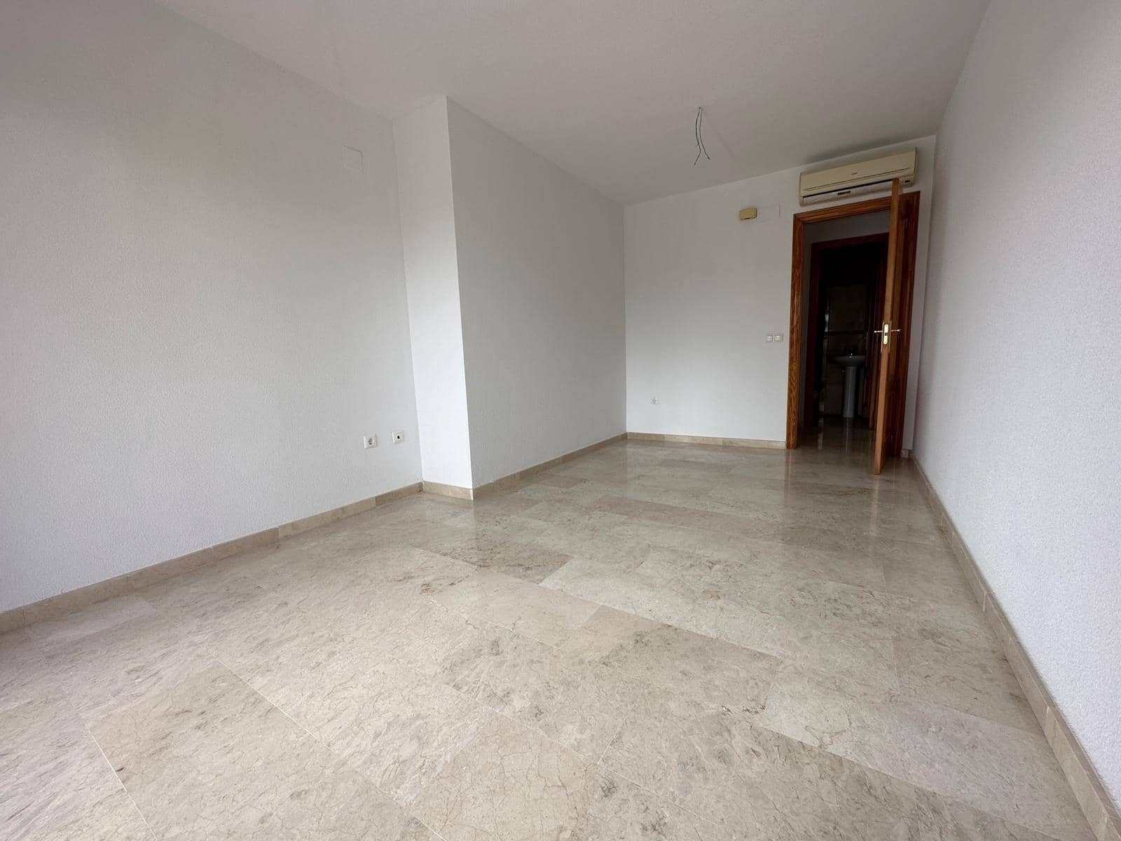 2 sypialnia Apartament na sprzedaż w Benidorm z basenem garażem - 240 000 € (Ref: 10003733)