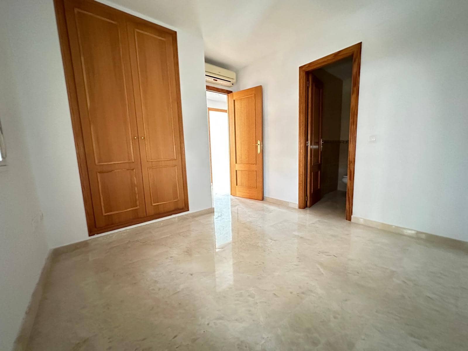 2 sypialnia Apartament na sprzedaż w Benidorm z basenem garażem - 240 000 € (Ref: 10003733)