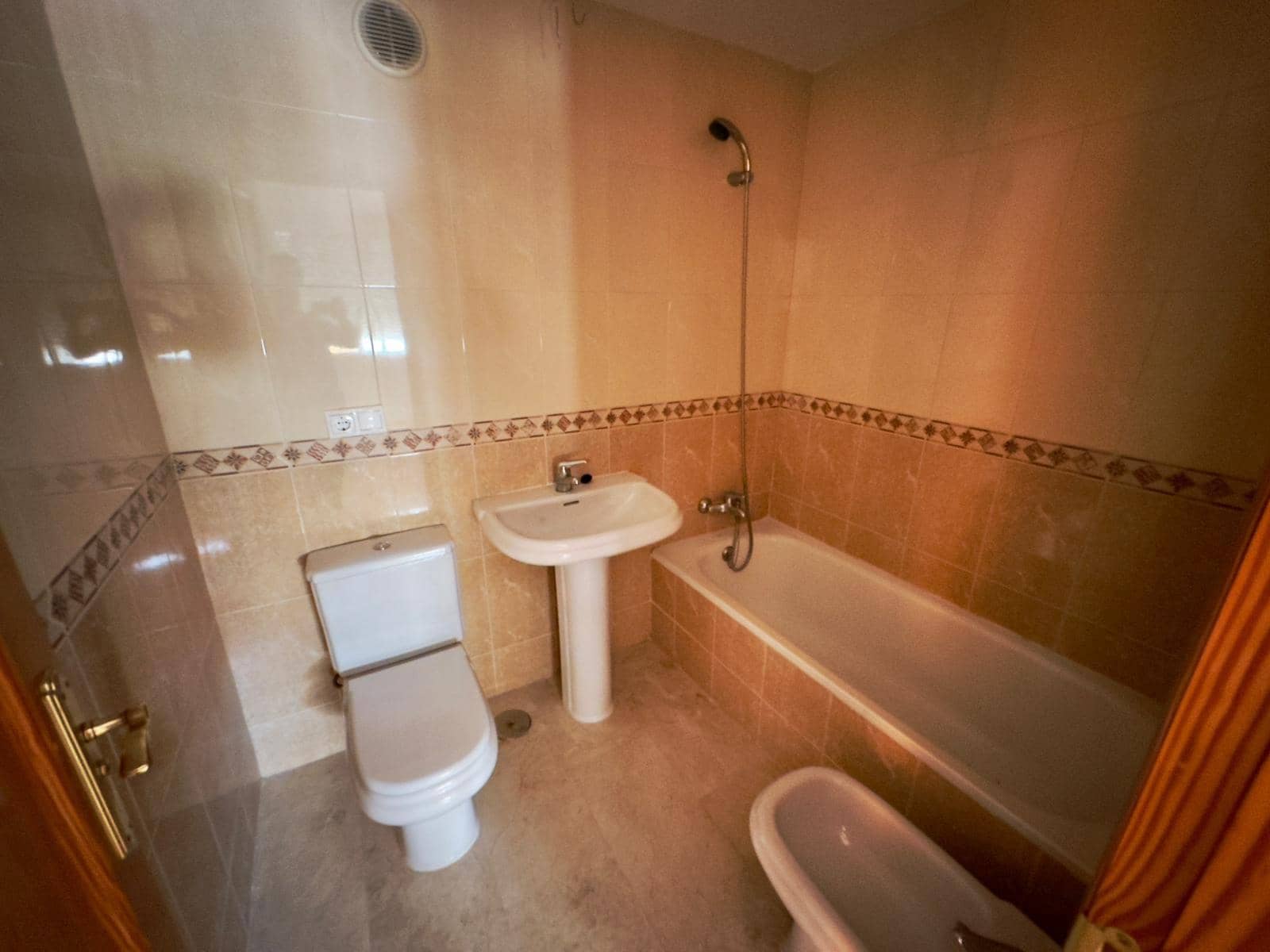2 sypialnia Apartament na sprzedaż w Benidorm z basenem garażem - 240 000 € (Ref: 10003733)