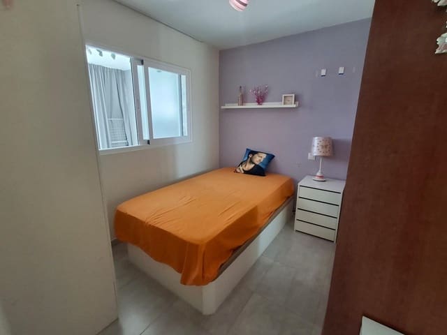1 Zimmer Apartment zu vermieten in Benidorm mit Pool - 700 € (Ref: 10015644)