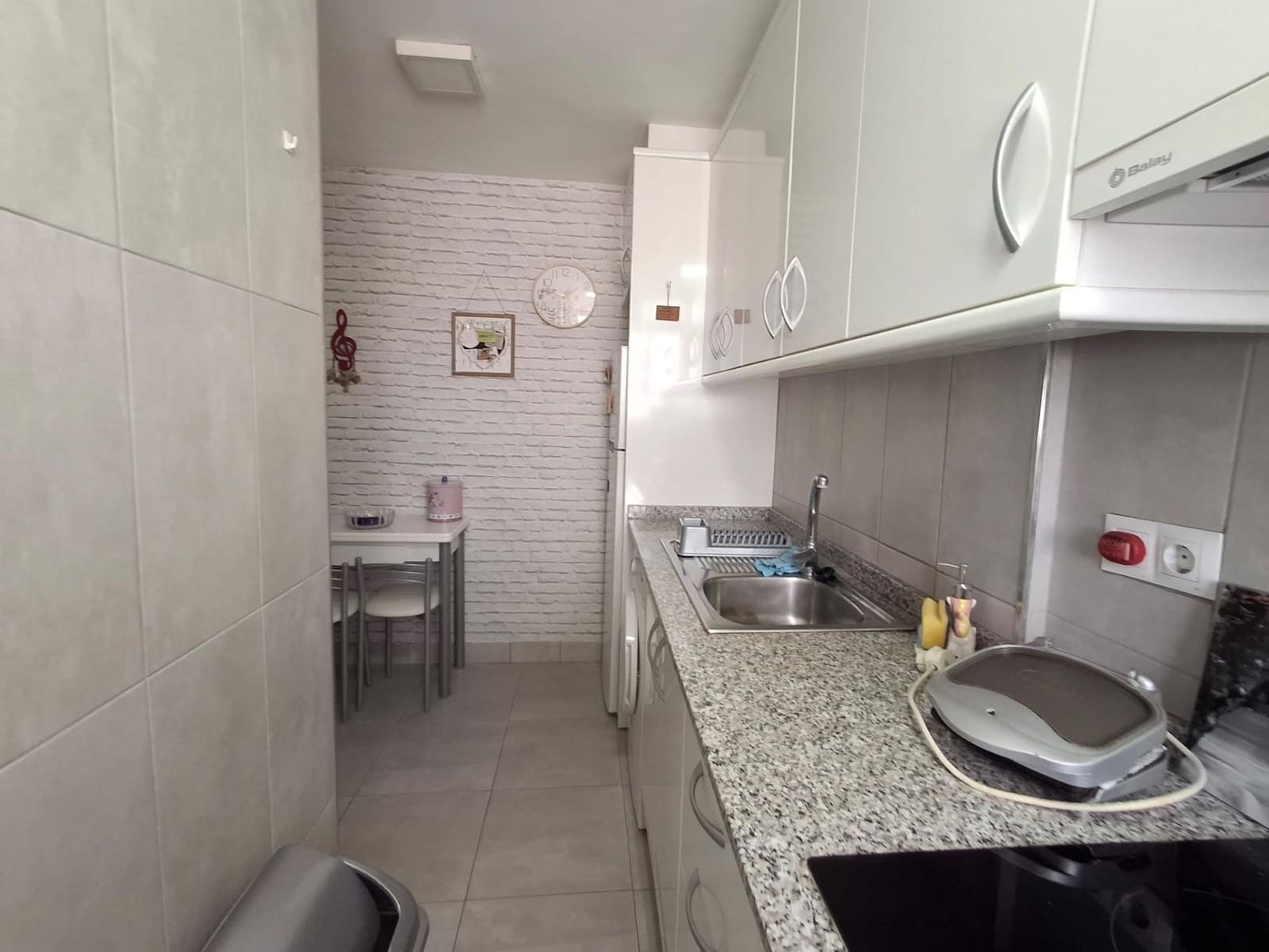 1 Zimmer Apartment zu vermieten in Benidorm mit Pool - 700 € (Ref: 10015644)