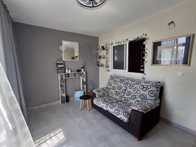 1 Zimmer Apartment zu vermieten in Benidorm mit Pool - 700 € (Ref: 10015644)