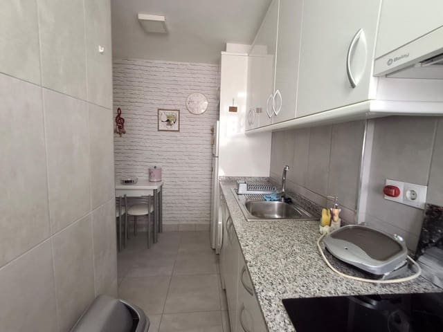 1 Zimmer Apartment zu vermieten in Benidorm mit Pool - 700 € (Ref: 10015644)