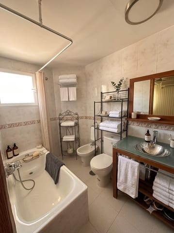 2 bedroom Apartment for sale in Benidorm with pool garage - € 309,500 (Ref: 10017572)