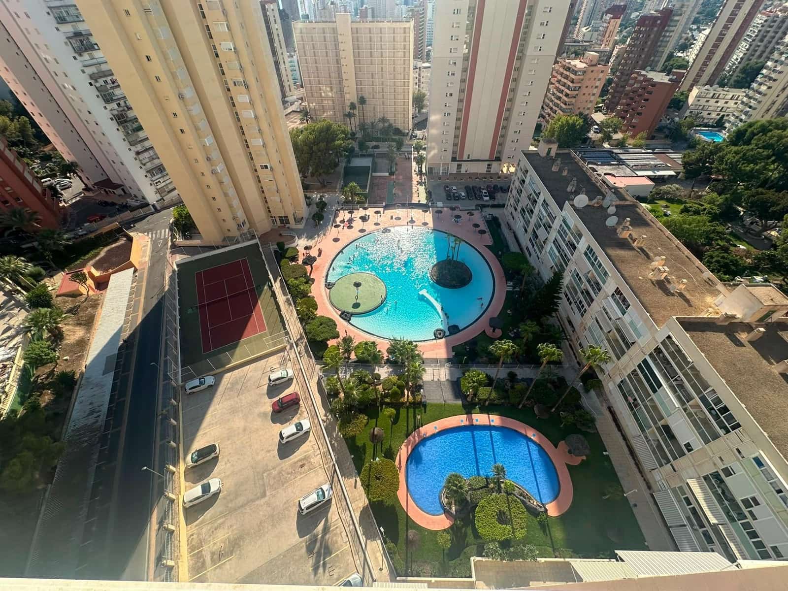 2 bedroom Apartment for sale in Benidorm with pool garage - € 309,500 (Ref: 10017572)