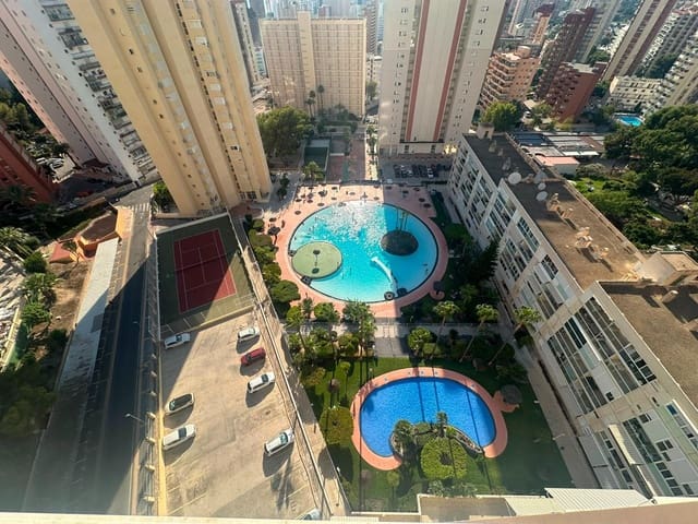 2 bedroom Apartment for sale in Benidorm with pool garage - € 309,500 (Ref: 10017572)