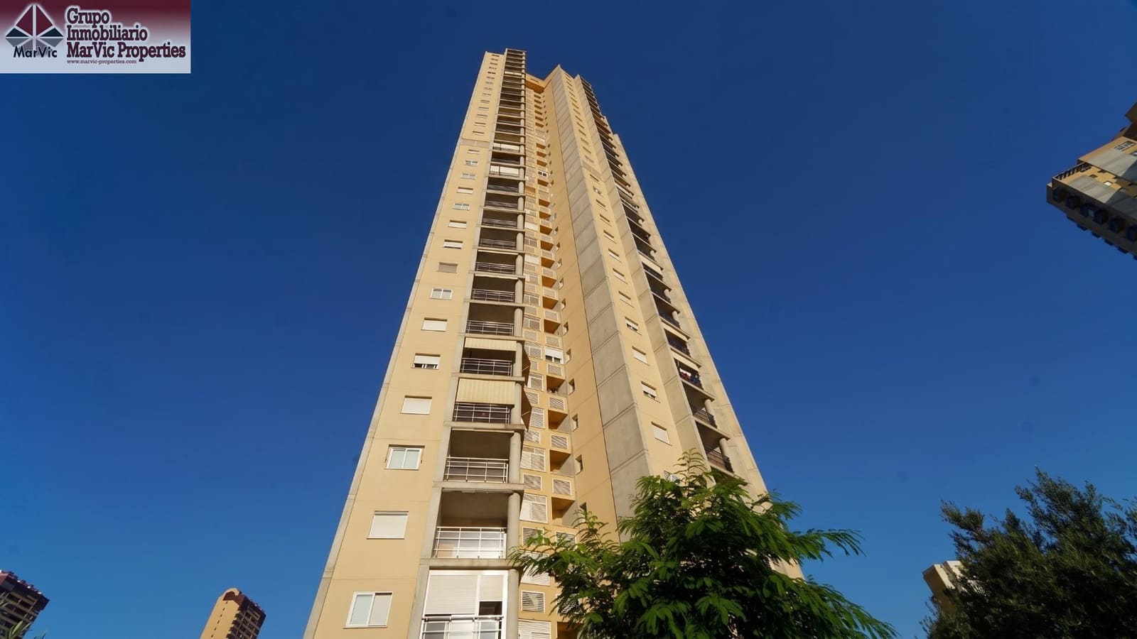 2 sovrum Lägenhet till salu i Benidorm med pool - 299 000 € (Ref: 10047405)