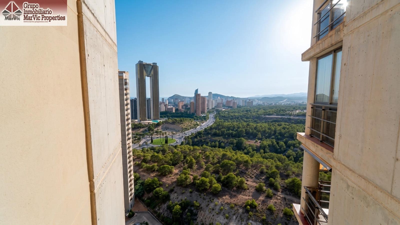2 sovrum Lägenhet till salu i Benidorm med pool - 299 000 € (Ref: 10047405)