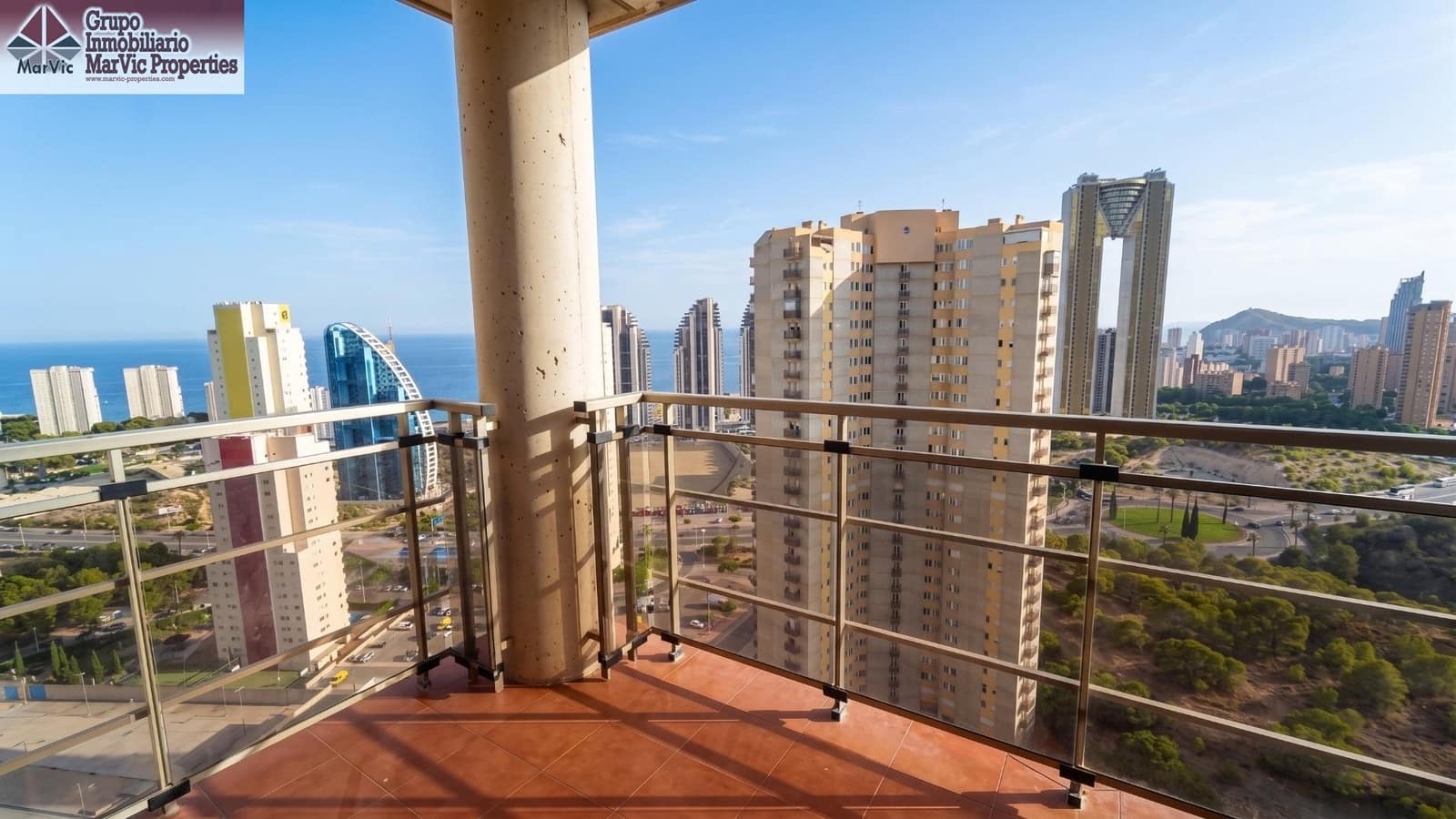 2 sovrum Lägenhet till salu i Benidorm med pool - 299 000 € (Ref: 10047405)