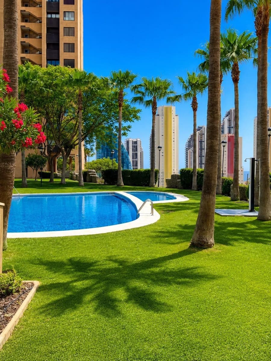 2 soveværelse Lejlighed til salg i Benidorm med swimmingpool garage - € 385.000 (Ref: 10055366)