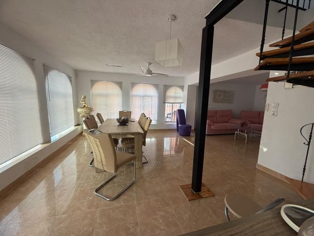 7 Zimmer Villa zu verkaufen in Rincón de Loix, Benidorm mit Pool Garage - 780.000 € (Ref: 10059206)