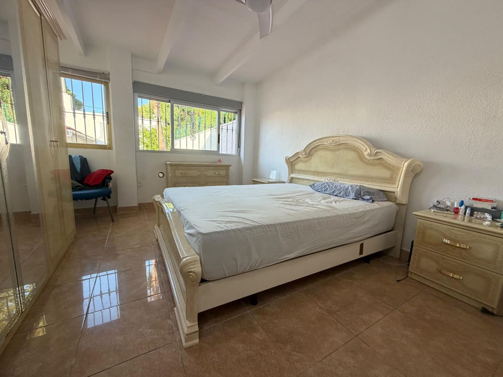 7 Zimmer Villa zu verkaufen in Benidorm mit Pool Garage - 780.000 € (Ref: 10059206)