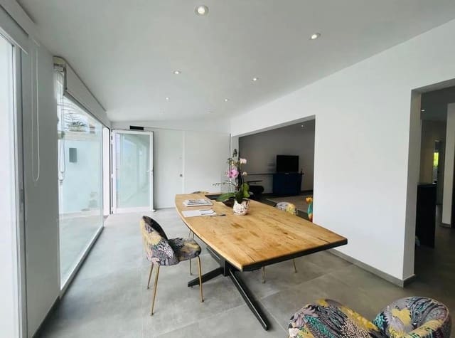 2 slaapkamer Rijtjeshuis te koop in Alfaz del Pi / L'Alfàs del Pi - € 289.950 (Ref: 10062067)