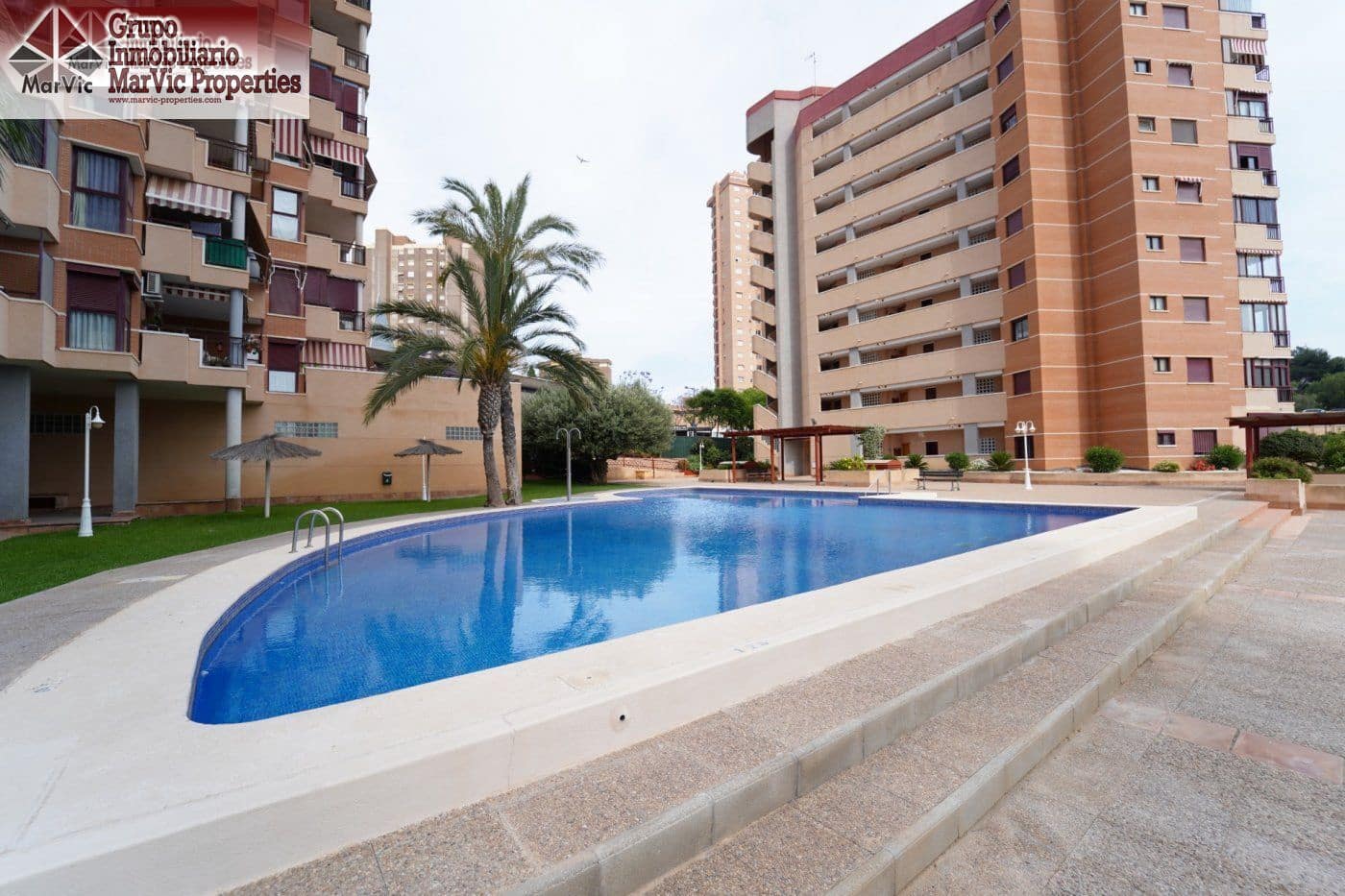 2 makuuhuone Asunto myytävänä paikassa Benidorm mukana uima-altaan - 250 000 € (Ref: 10089773)