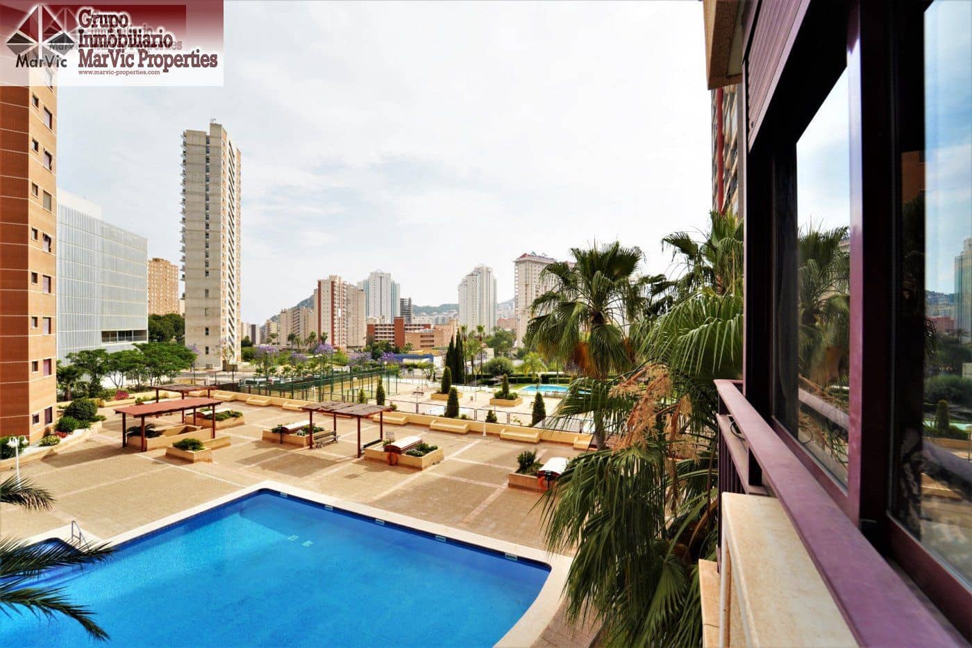 2 makuuhuone Asunto myytävänä paikassa Benidorm mukana uima-altaan - 250 000 € (Ref: 10089773)