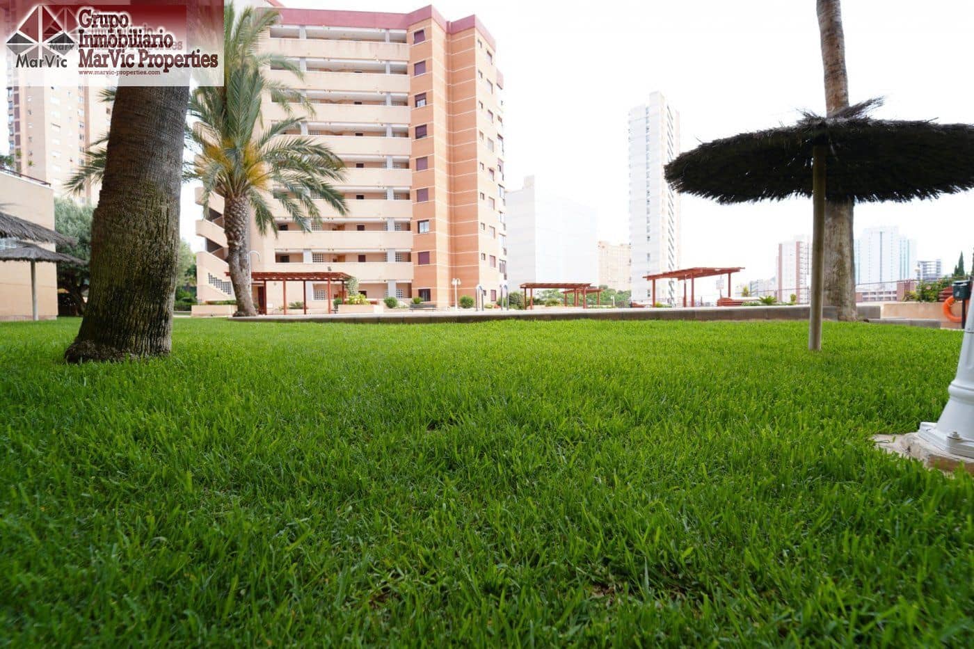 2 makuuhuone Asunto myytävänä paikassa Benidorm mukana uima-altaan - 250 000 € (Ref: 10089773)