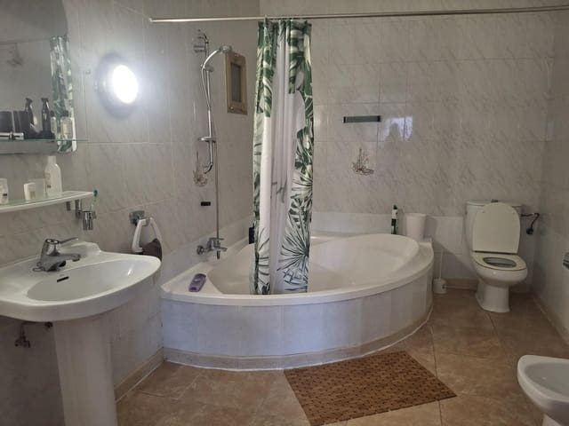 5 quarto Moradia para venda em Benidorm com piscina garagem - 780 000 € (Ref: 10094758)