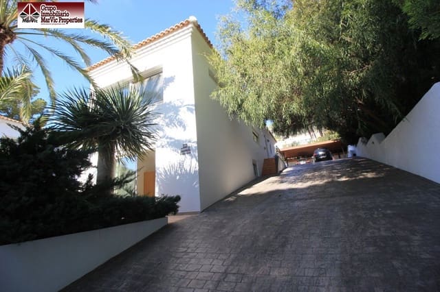 Chalet de 4 habitaciones en Altea en alquiler con piscina garaje - 3.750 € (Ref: 10102689)