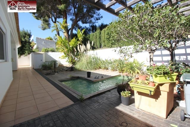 Chalet de 4 habitaciones en Altea en alquiler con piscina garaje - 3.750 € (Ref: 10102689)