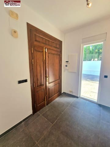 Chalet de 4 habitaciones en Altea en alquiler con piscina garaje - 3.750 € (Ref: 10102689)