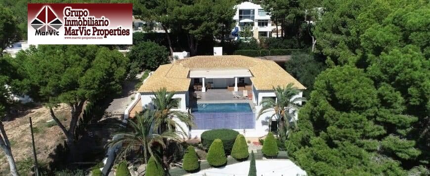 4 makuuhuone Huvila vuokrattavana paikassa Altea mukana uima-altaan 
autotalli - 3 750 € (Ref: 10102689)