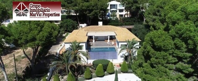 Chalet de 4 habitaciones en Altea en alquiler con piscina garaje - 3.750 € (Ref: 10102689)