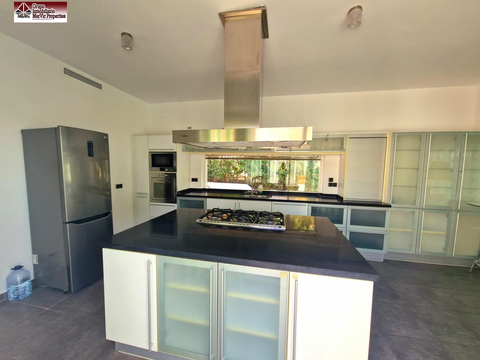 4 makuuhuone Huvila vuokrattavana paikassa Altea mukana uima-altaan 
autotalli - 3 750 € (Ref: 10102689)