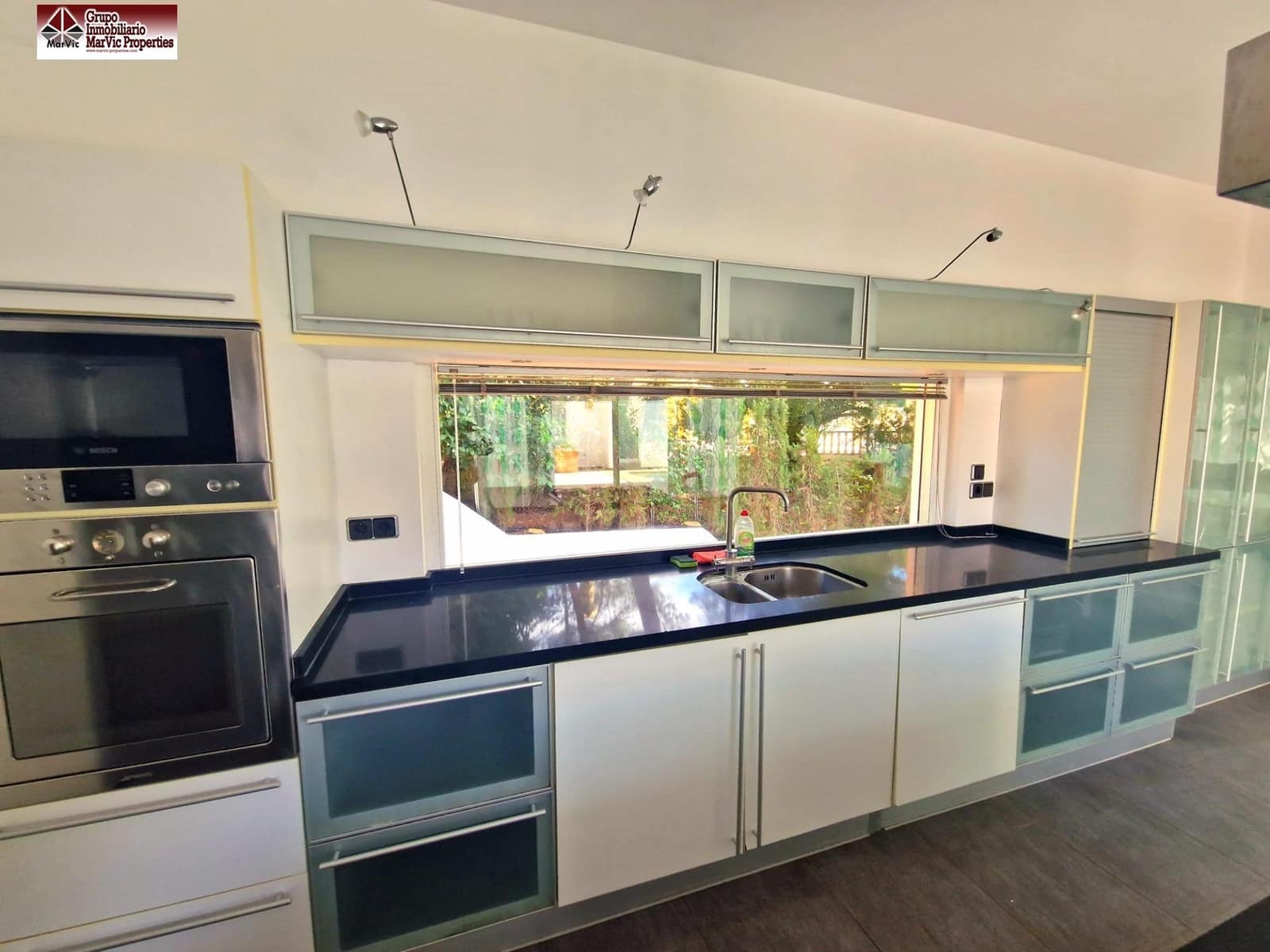 4 makuuhuone Huvila vuokrattavana paikassa Altea mukana uima-altaan 
autotalli - 3 750 € (Ref: 10102689)