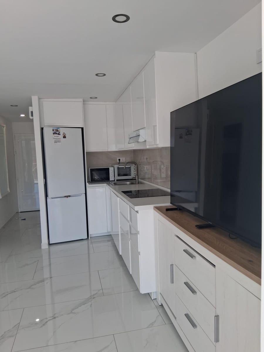 1 slaapkamer Appartement te koop in Benidorm met zwembad garage - € 205.000 (Ref: 10109768)