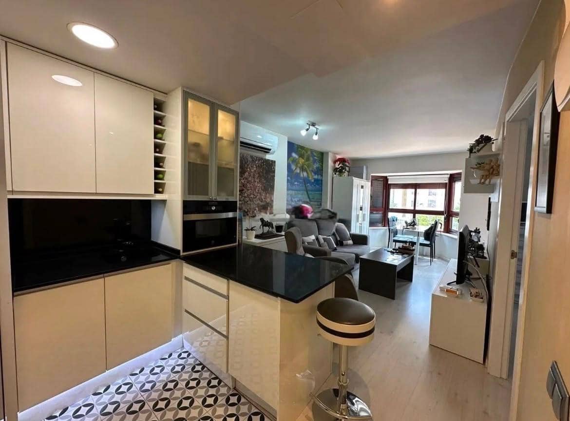 1 soverom Leilighet til salgs i Benidorm med svømmebasseng garasje - € 275 000 (Ref: 10166745)